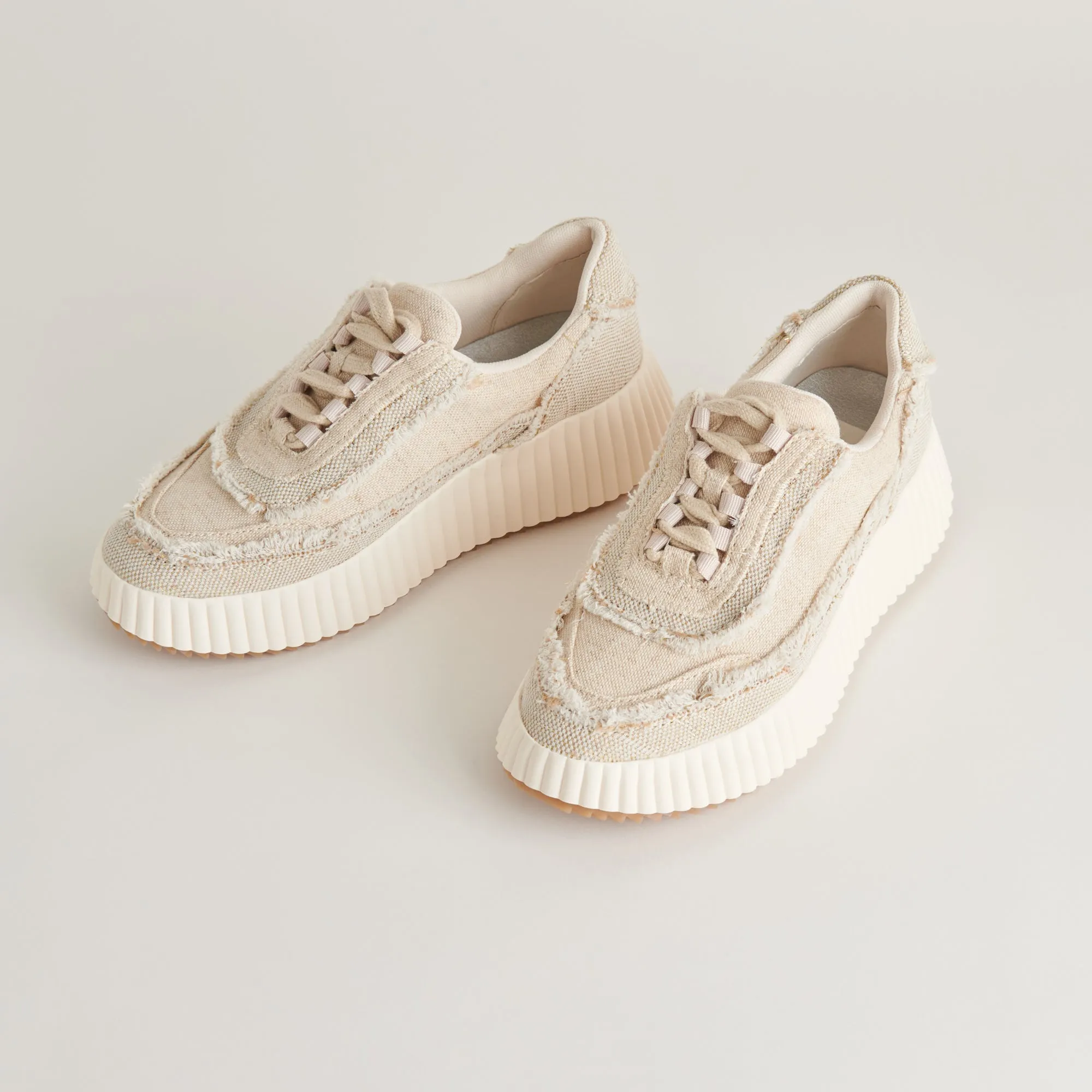 DOLEN FRAY SNEAKERS SAND CANVAS - re:vita