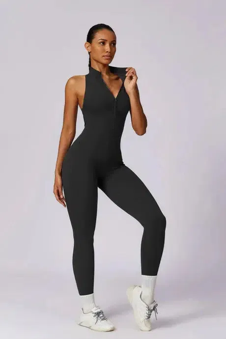 Lysandra – High-neck zip – Modern activewear suit