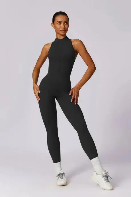 Lysandra – High-neck zip – Modern activewear suit