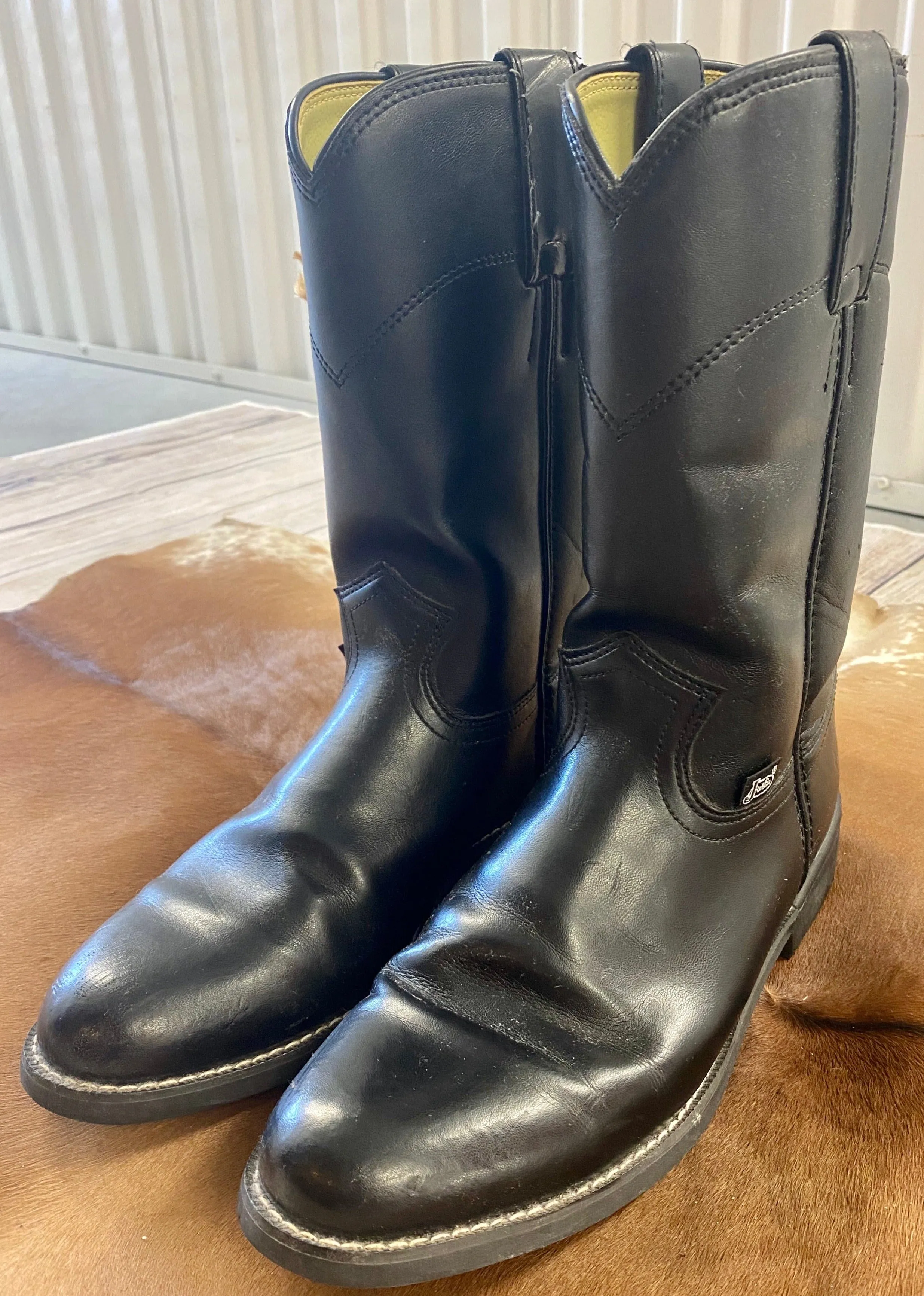 Vintage Justin Black Cowboy Boots